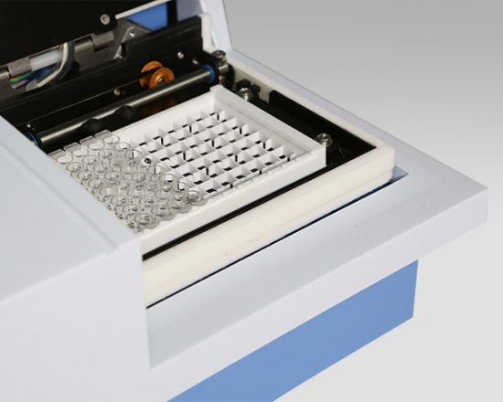 Kinetic Incubating Microplate Reader ELX808IULALXH